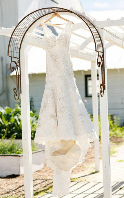 2027 Vintage A Line V Neck Lace Long Wedding Dresses back view