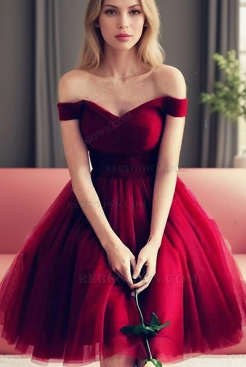 Knee-Length Tulle Off-The-Shoulder Sweetheart Burgundy Homecoming Dresses front view