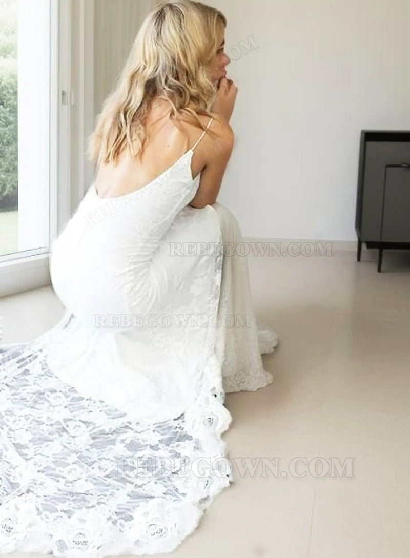 2027 Sheath Backless Side Slit Lace Lace Long V Neck Long Beach Wedding Dresses back view