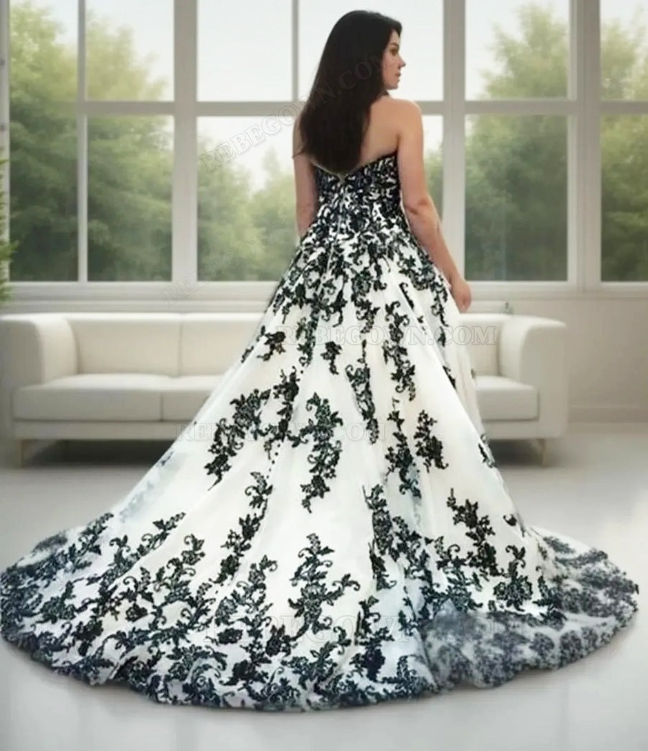 2027 Princess A-Line Wedding Dresses Sweetheart Bowknot Plus Size Bridal Gowns Black Appliques front view