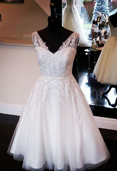 A Line Tulle Knee Length With Bowknot Belt 2027 Short Wedding Dresses front view